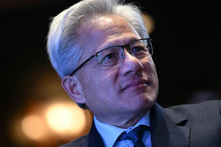 ភាគហ៊ុន Nvidia កើនឡើងខ្ពស់បន្ទាប់ពីការលក់បន្ទះឈីប AI កម្រិតខ្ពស់បំផុតលើសពីការរំពឹងទុក