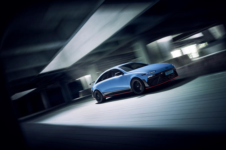 Hyundai's Ioniq 6 Nរថយន្ត​អគ្គិសនី​ដែល​មាន​ប្រសិទ្ធភាព​ខ្ពស់​ដំបូង​គេ